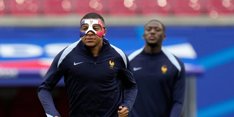 Mbappe sẽ trở lại với mặt nạ bảo vệ trong trận đấu giữa Pháp vs Ba Lan